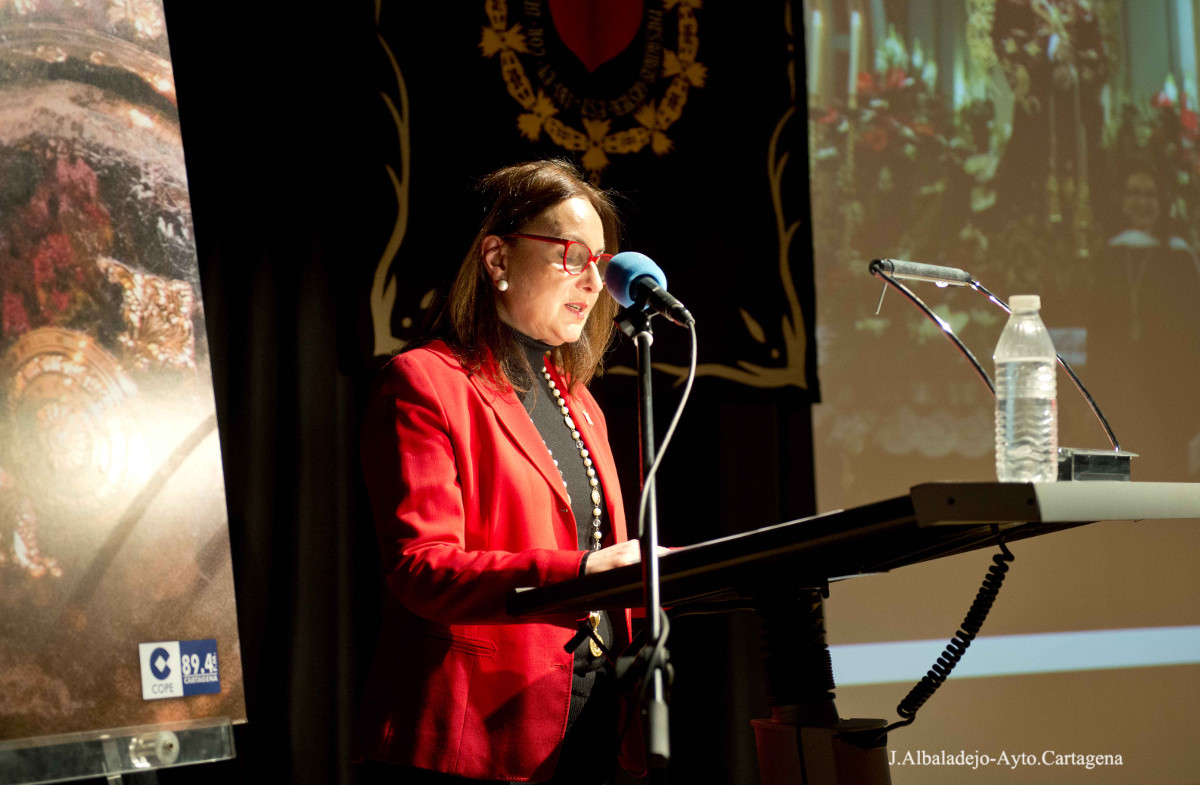 Entrega del Estandarte de Oro 2017 de la COPE a Caridad Deltell y presentacin de la revista Estandarte