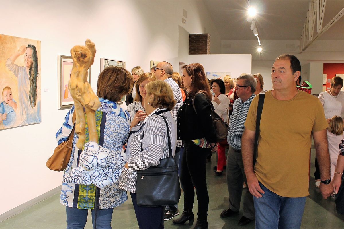 Los trabajadores del Ayuntamiento exponen sus obras en el Museo Arqueolgico Municipal