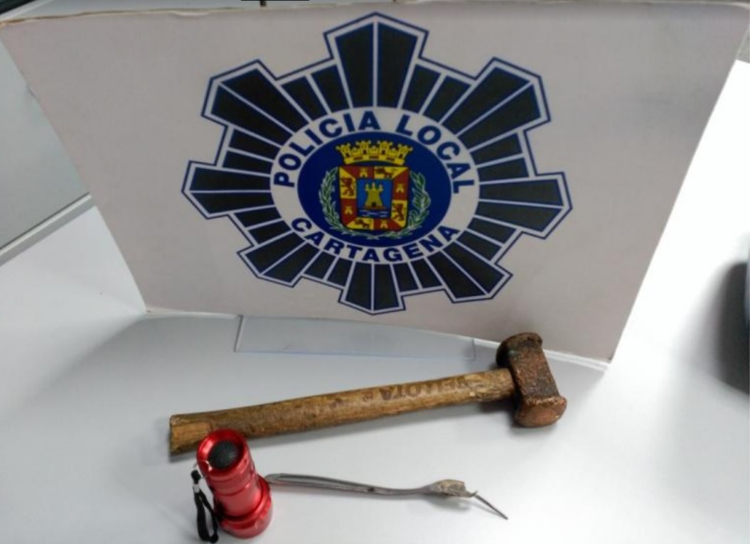 Imgenes de los objetos incautados por la polica local de cartagena ltimo fin de semana de julio