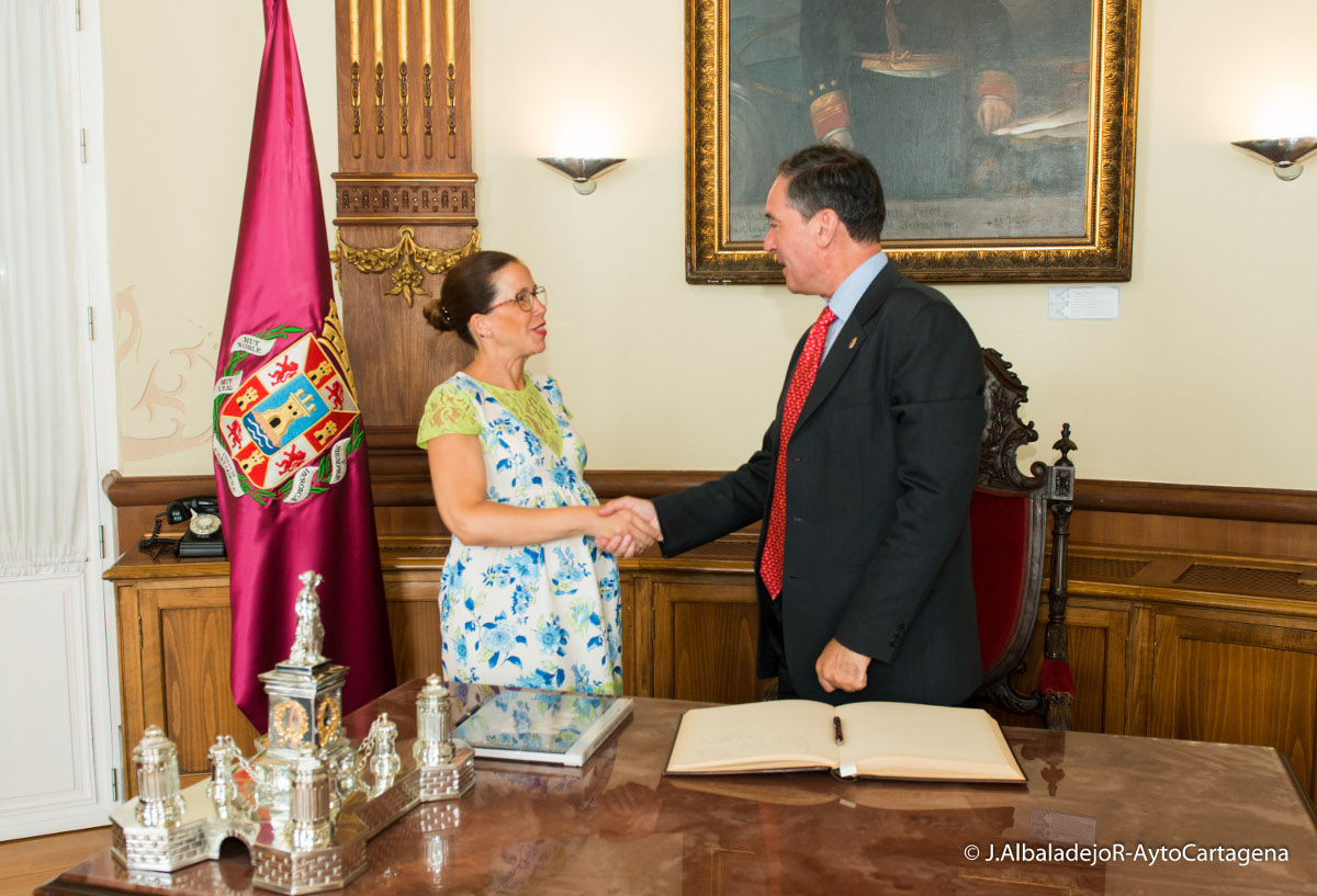 Visita protocoloria del embajador de Blgica, Marc Calcoen, a la alcaldesa, Ana Beln Castejn