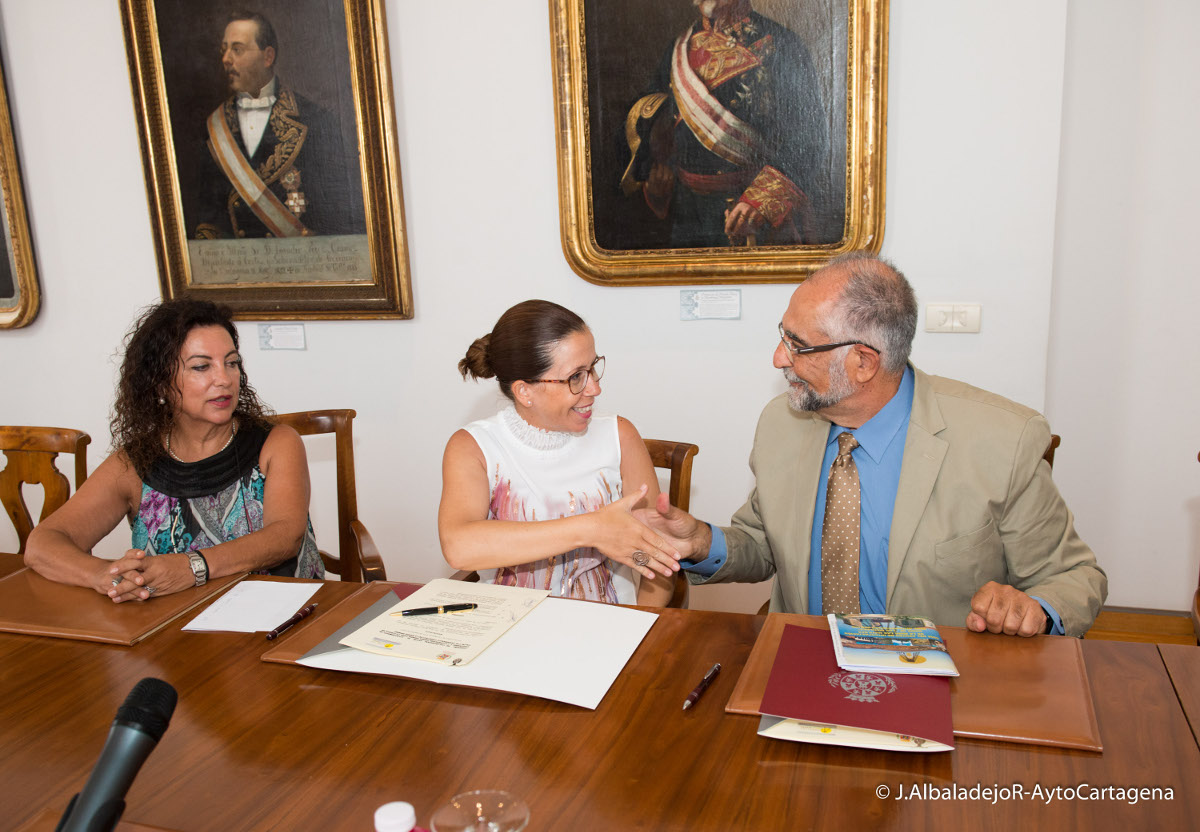 Firma del convenio de colaboracin entre el Ayuntamiento y la Fundacin Sierra Minera