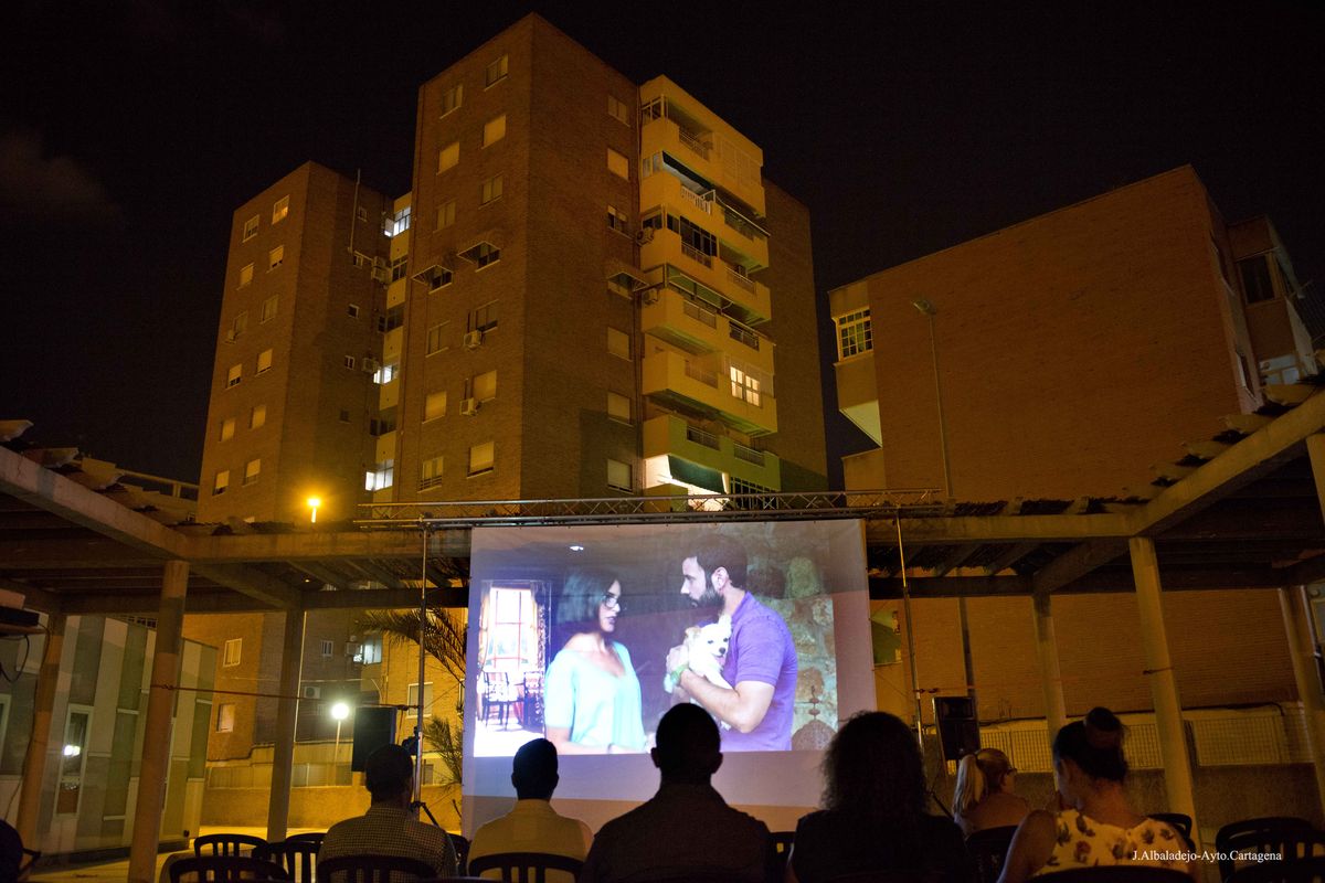 Un verano de cine, cine en los barrios y diputaciones