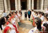 Visita de la Reina de la Huerta de Murcia y su Corte de Honor al Palacio Consistorial