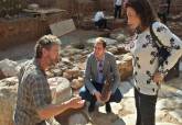 Visita de Ricardo Segado y Obdulia Gmez a las excavaciones de la Plaza de La Merced