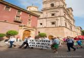 Manifestacin de vecinos de La Aljorra y gobierno municipal en Murcia