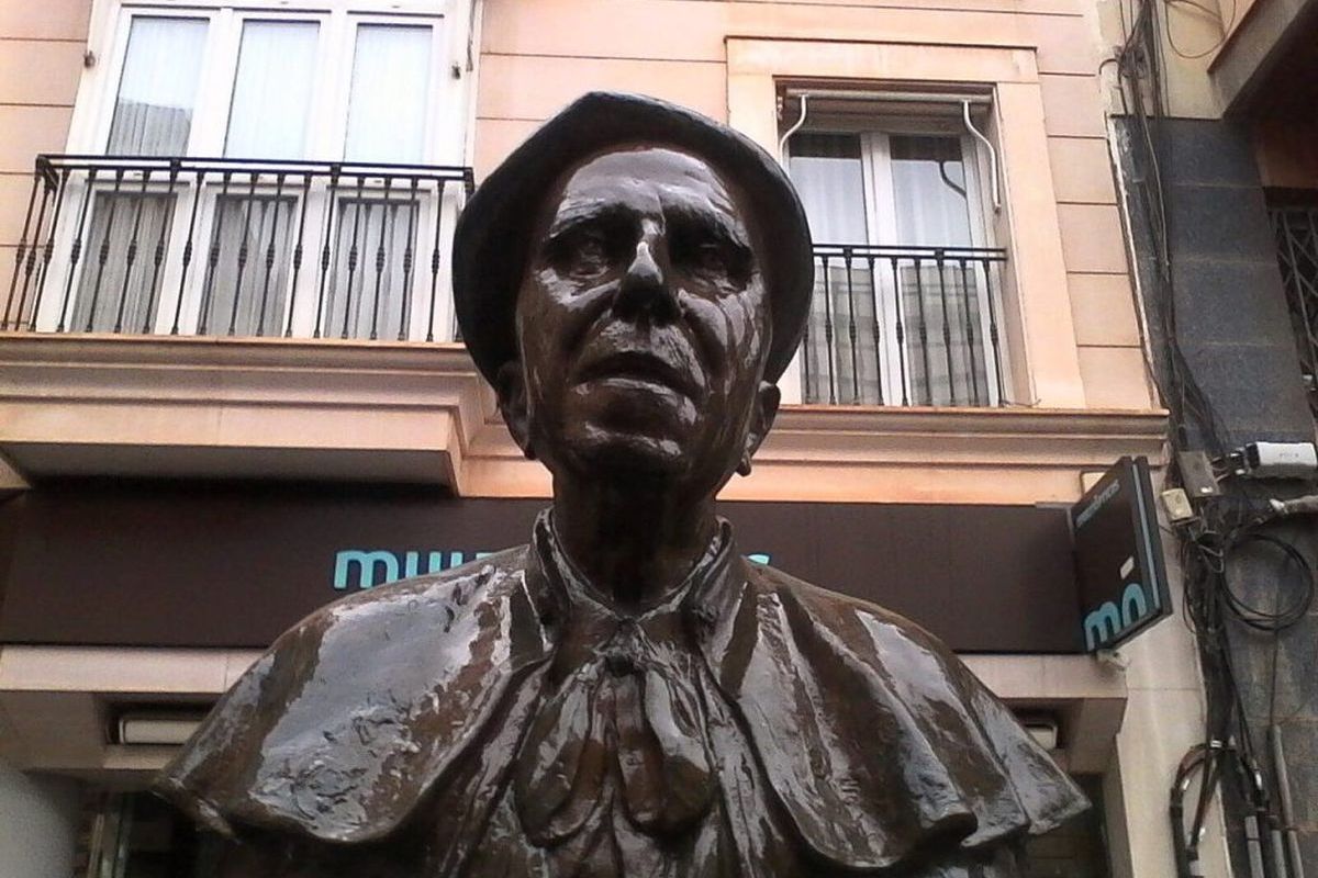 Monumentos al pintor Vicente Ros