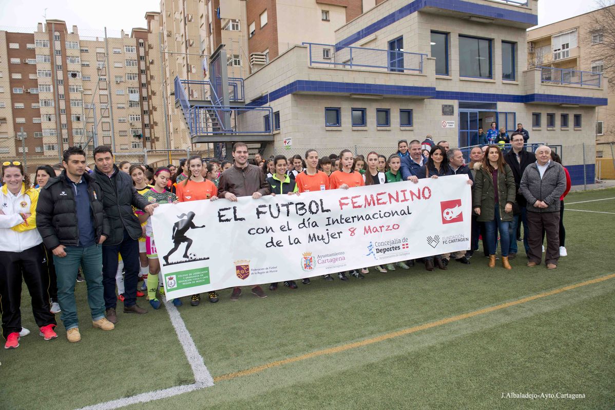 Cartagena reivindica con ftbol el papel de la mujer en el deporte