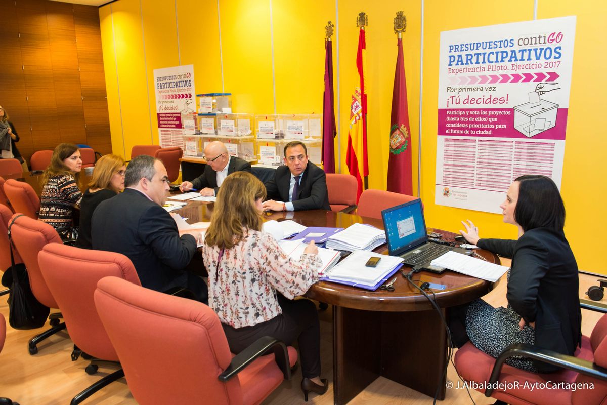 Reunin de la Mesa de Contratacin del Ayuntamiento de Cartagena