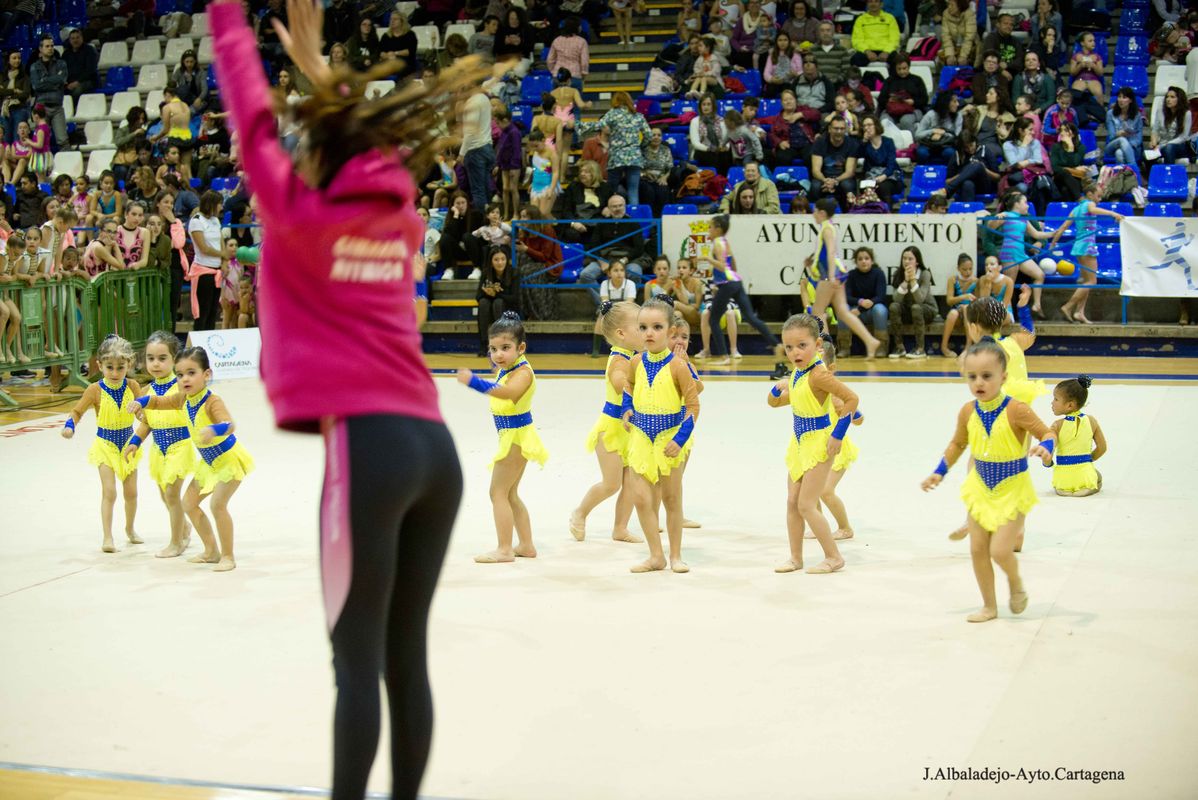 Imgenes de la XXXVII Competicin Escolar de Conjuntos de Gimnasia Rtmica