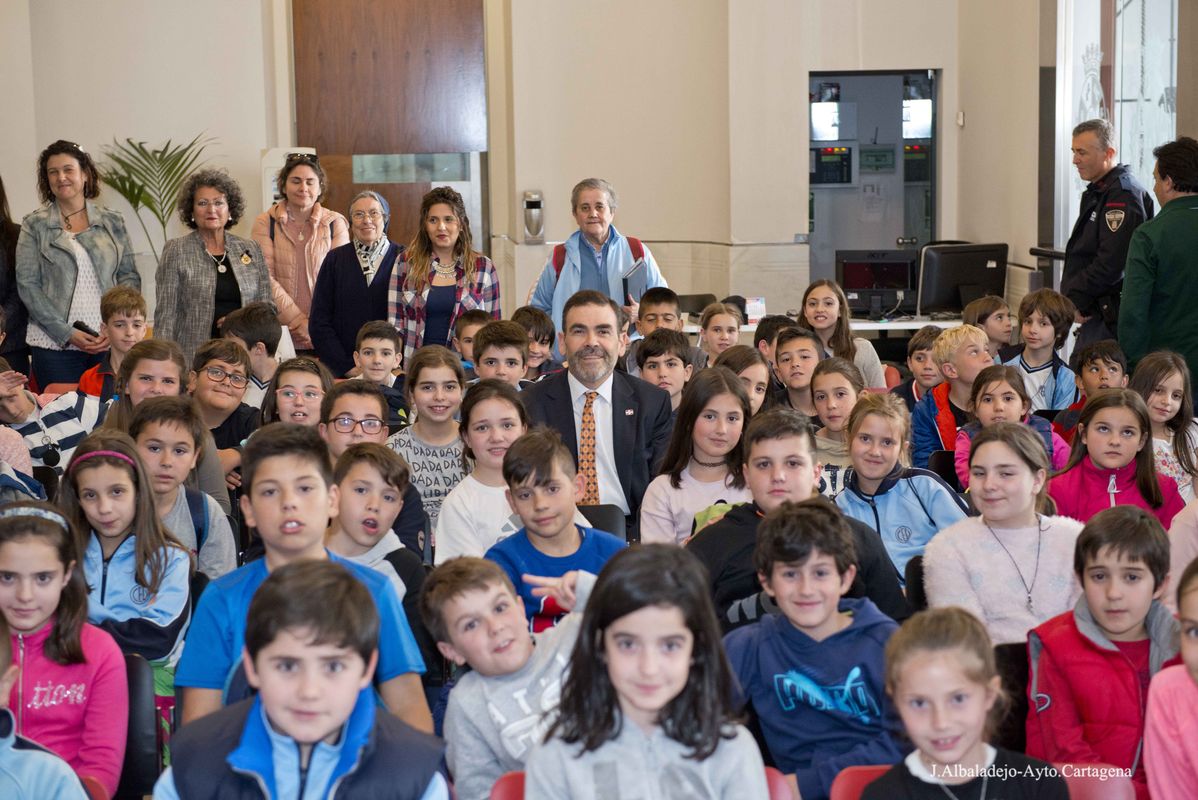 Visitas colegios San Vicente de Pal y Milagrosa-Las Nieves de vila al Palacio Consistorial