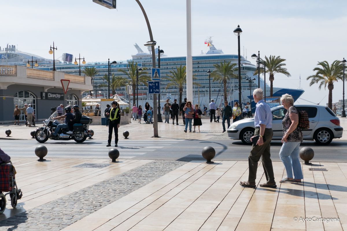 Cortados los accesos al Casco Histrico por la llegada de tres cruceros