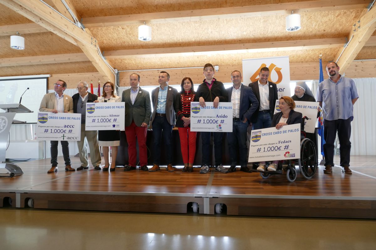 Entrega del Cross de Cabo de Palos a entidades benficas