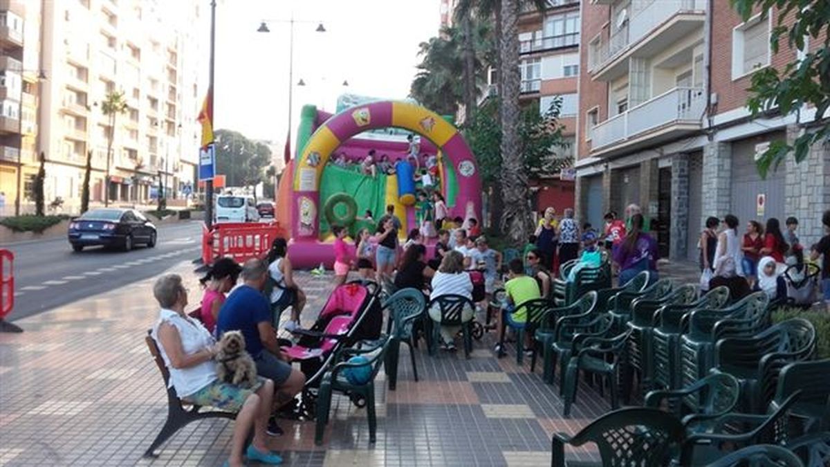 Vecinos y vecinas del Casco Histórico y Sector Estación de Cartagena, ConViven un año más en la III Escuela Abierta de Verano 2017