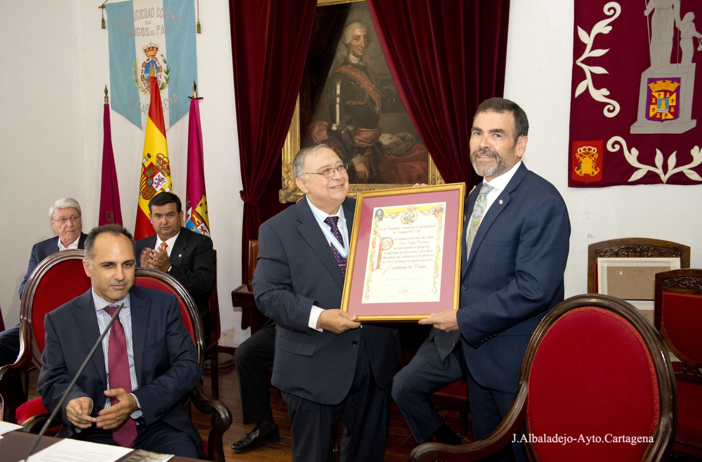 Nombramiento de José López como Presidente de Honor de la Real Sociedad Económica de Amigos del País