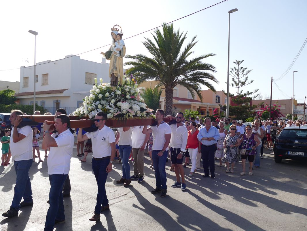 Procesión de la Virgen del Carmen en Los Urrutias