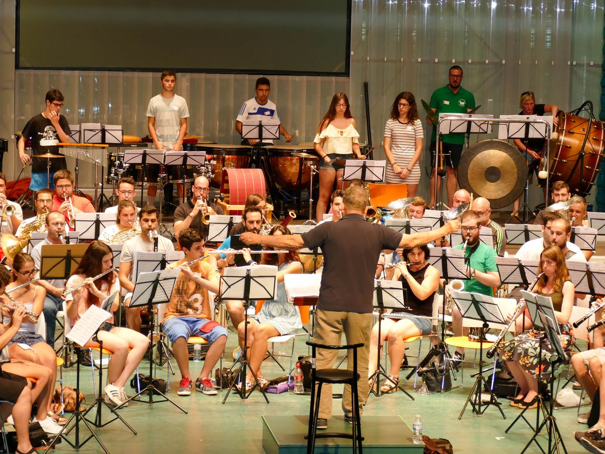 Visita de la alcaldesa y el concejal de Educacin visitan el ensayo de la Unin Musical Cartagonova