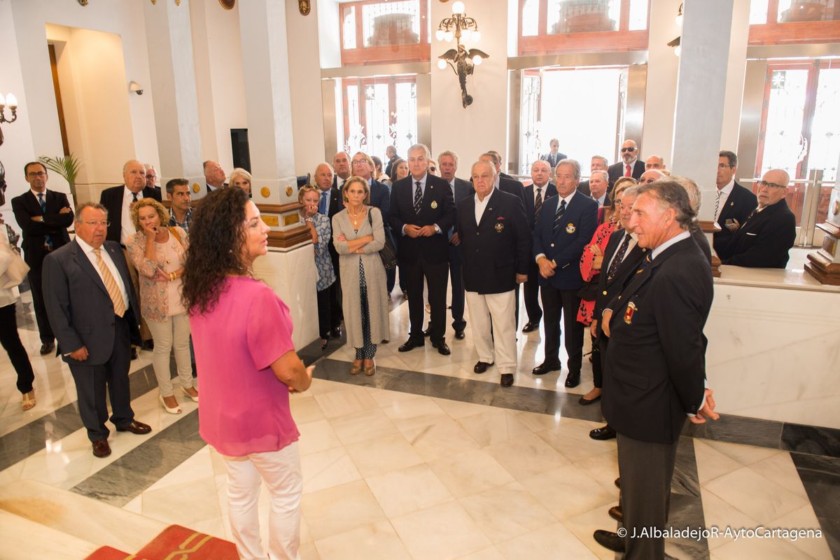 La concejala de Turismo recibe a los participantes del LXII Congreso de Federaciones de Golf 