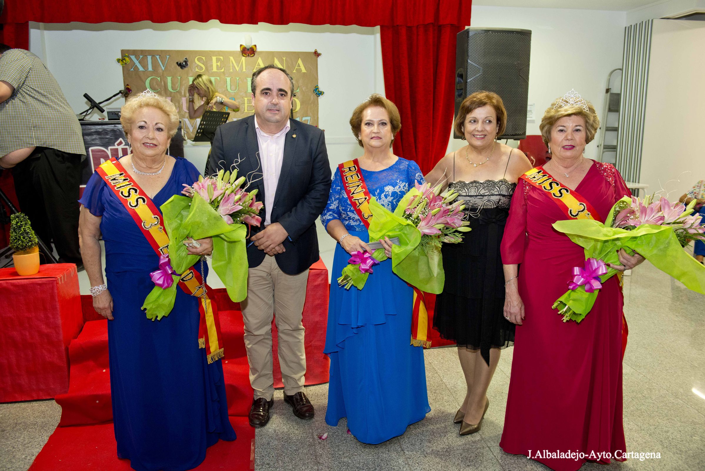 Coronacin de la reina del Club de Mayores de Alumbres