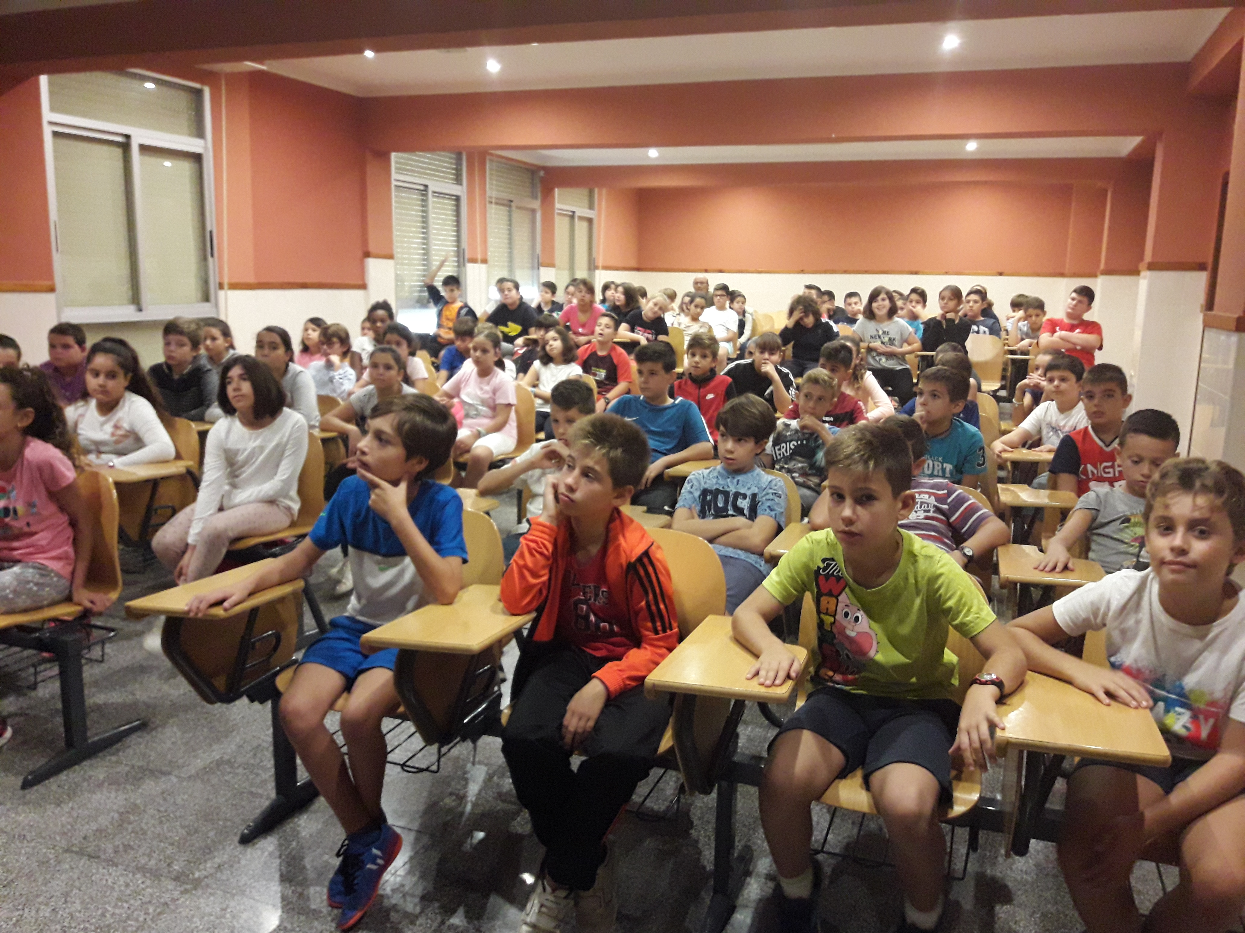 Jornada del Programa ADE con el club de atletismo Elcano en Salesianos