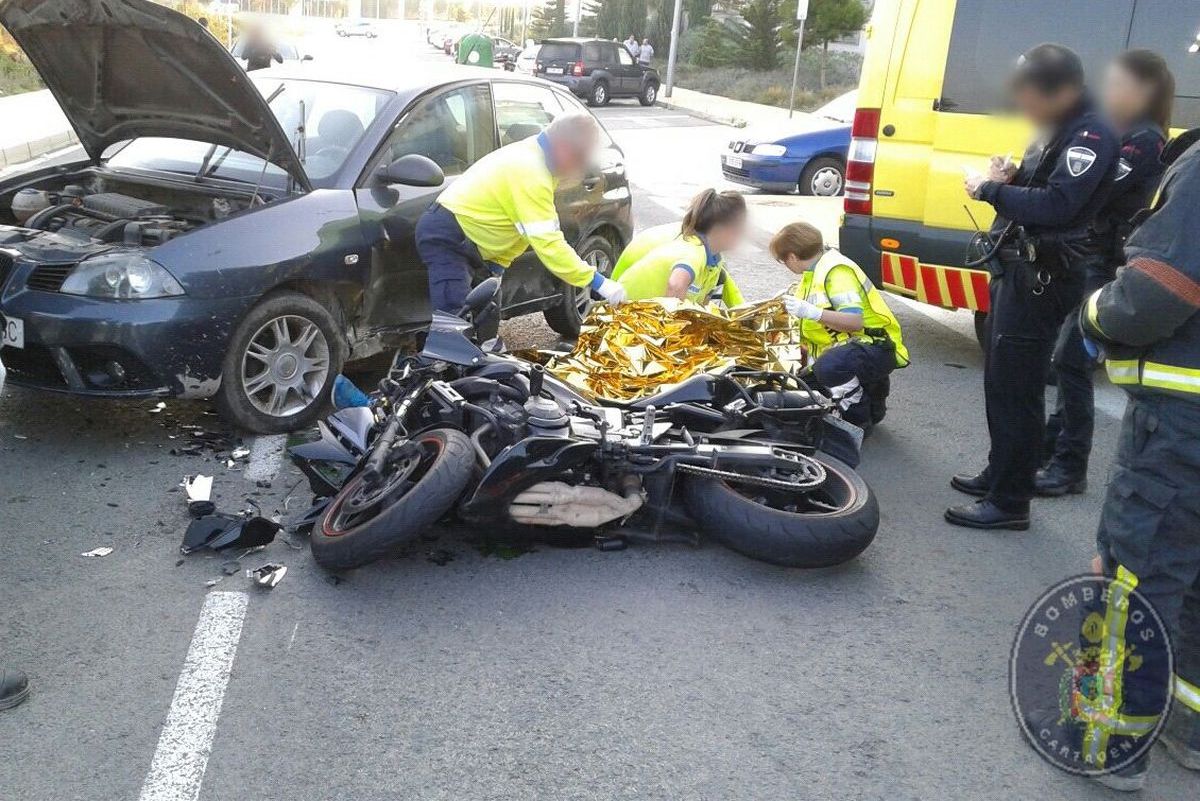 Accidente de trfico en la calle Ciclamen