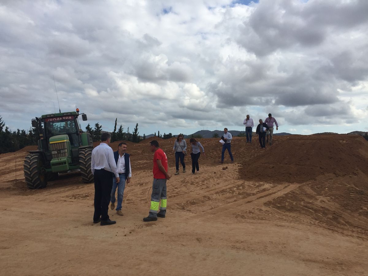 Visita a las obras del circuito de bicicletas en Los Camachos