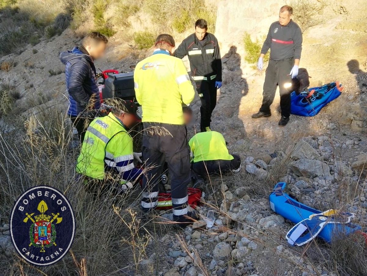Rescate de accidentados con un quad en el sendero del agua de Galifa