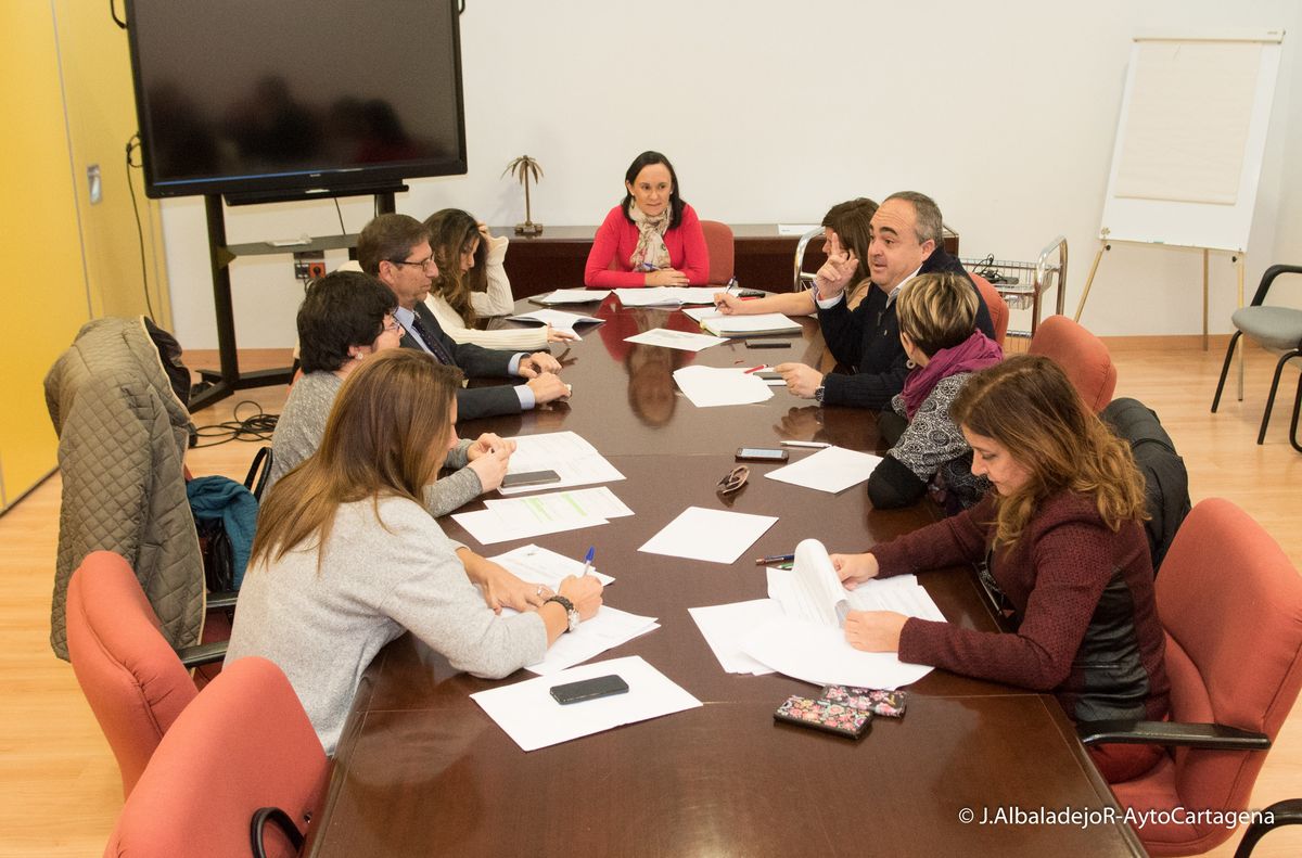 Reunin de la Mesa de Contratacin