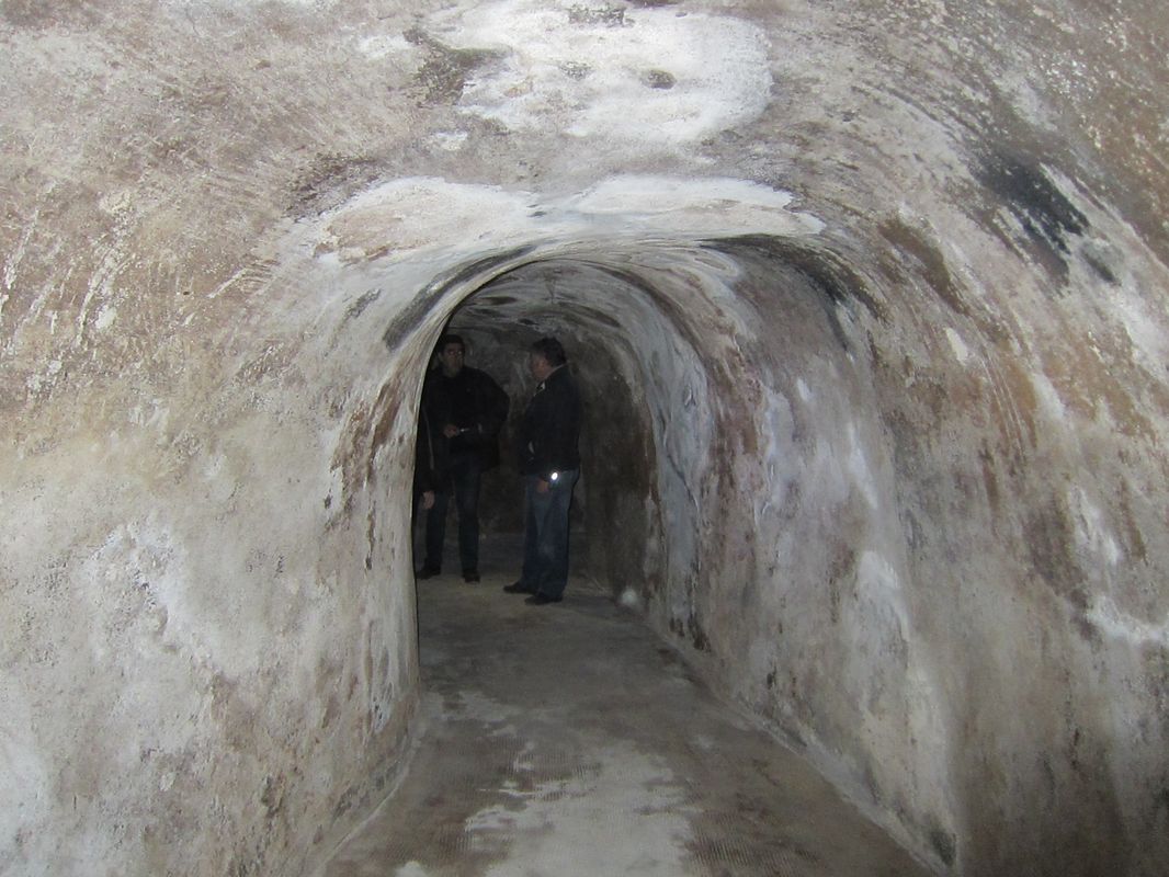 Refugio de la guerra civil espaola de la Serreta, en la pared del baluarte de Berwick