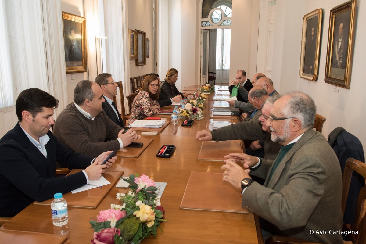 Reunin de la alcaldesa con ASEPUCAR