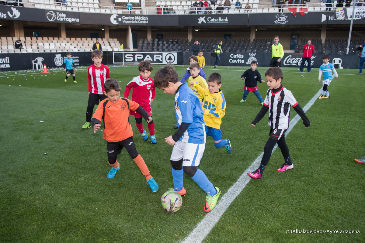 Jornada 14 de la liga comarcal de ftbol base y 25 aniversario del campeonato