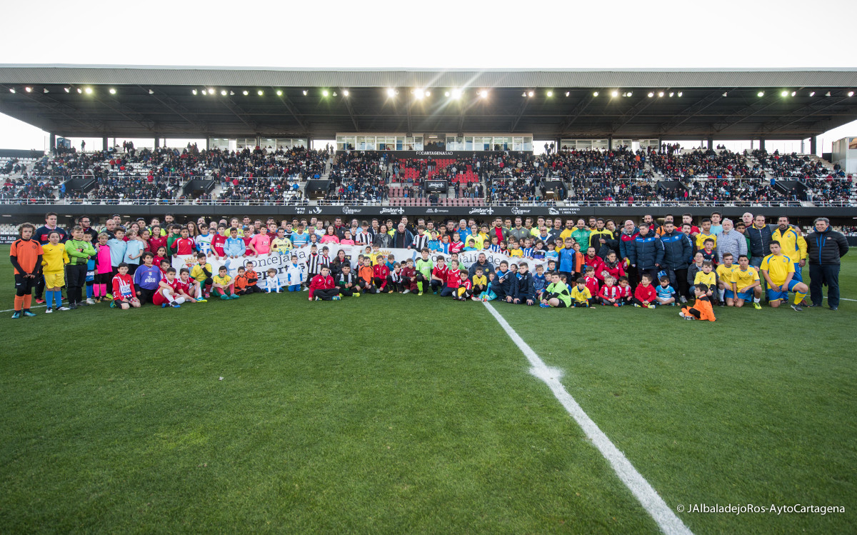 Jornada 14 de la liga comarcal de ftbol base y 25 aniversario del campeonato