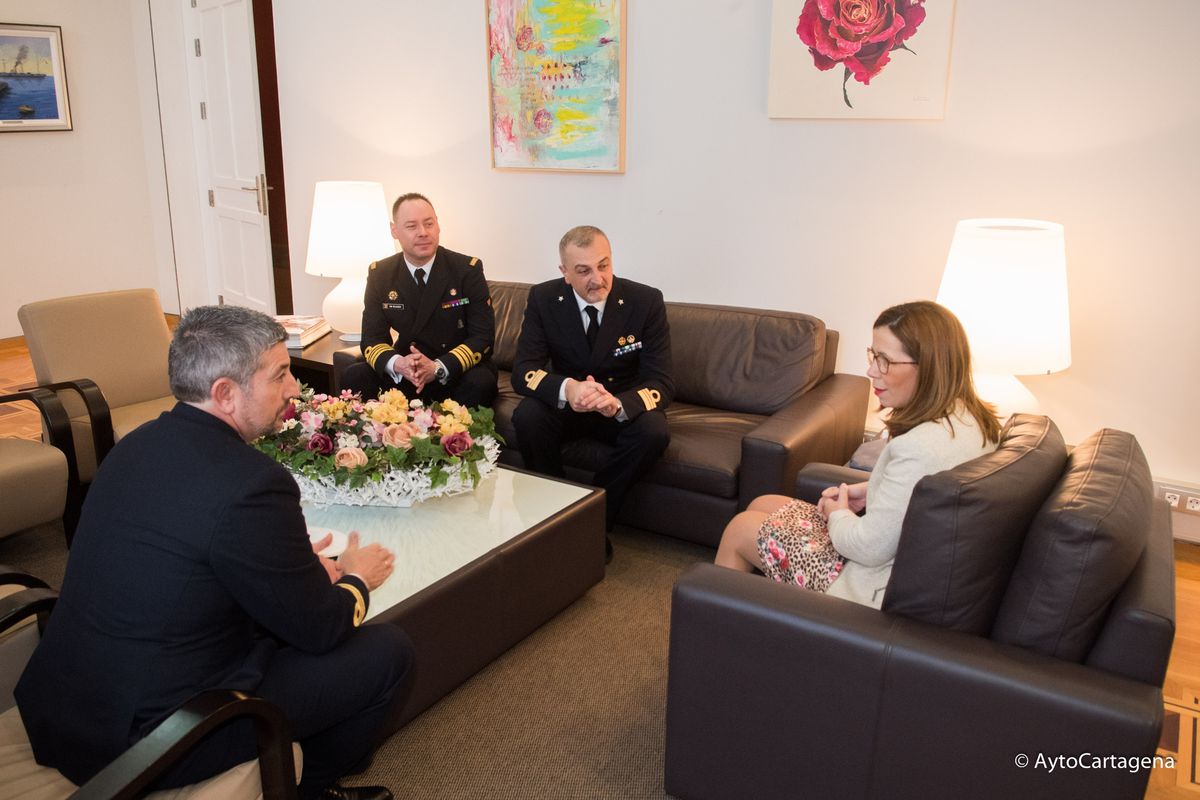 Recepcin de la alcaldesa con los comandantes de la operacin operacin 'Sea Guardian'