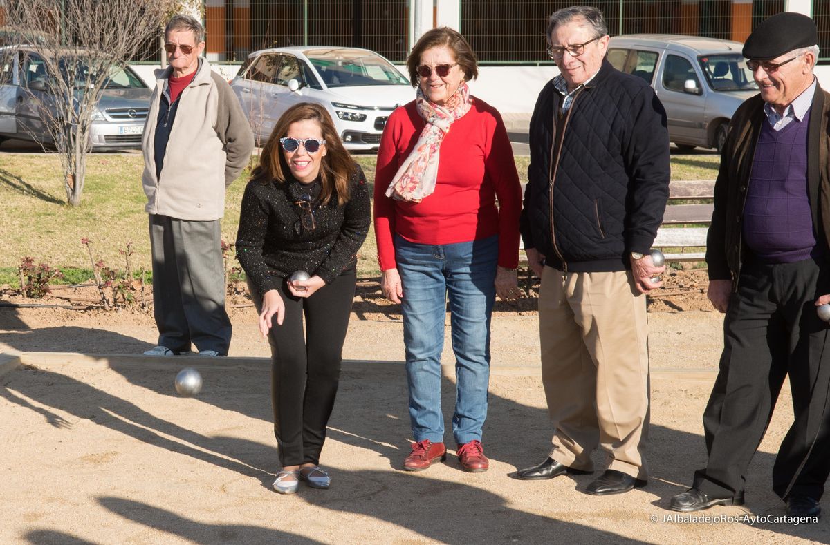 Saque de Honor de Ana Beln Castejn de la octava edicin del Campeonato Municipal de Petanca de Personas Mayores