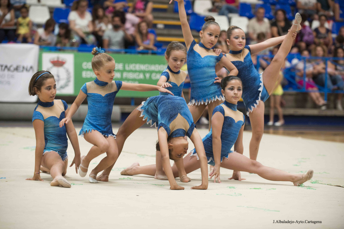 Imagen de archivo de gimnasia rtmica deportiva en el Pabelln Wssell de Gimbarda