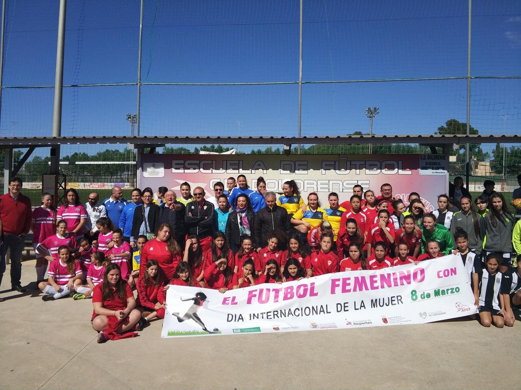 Jornada 18 liga comarcal de ftbol y homenaje Da de la Mujer