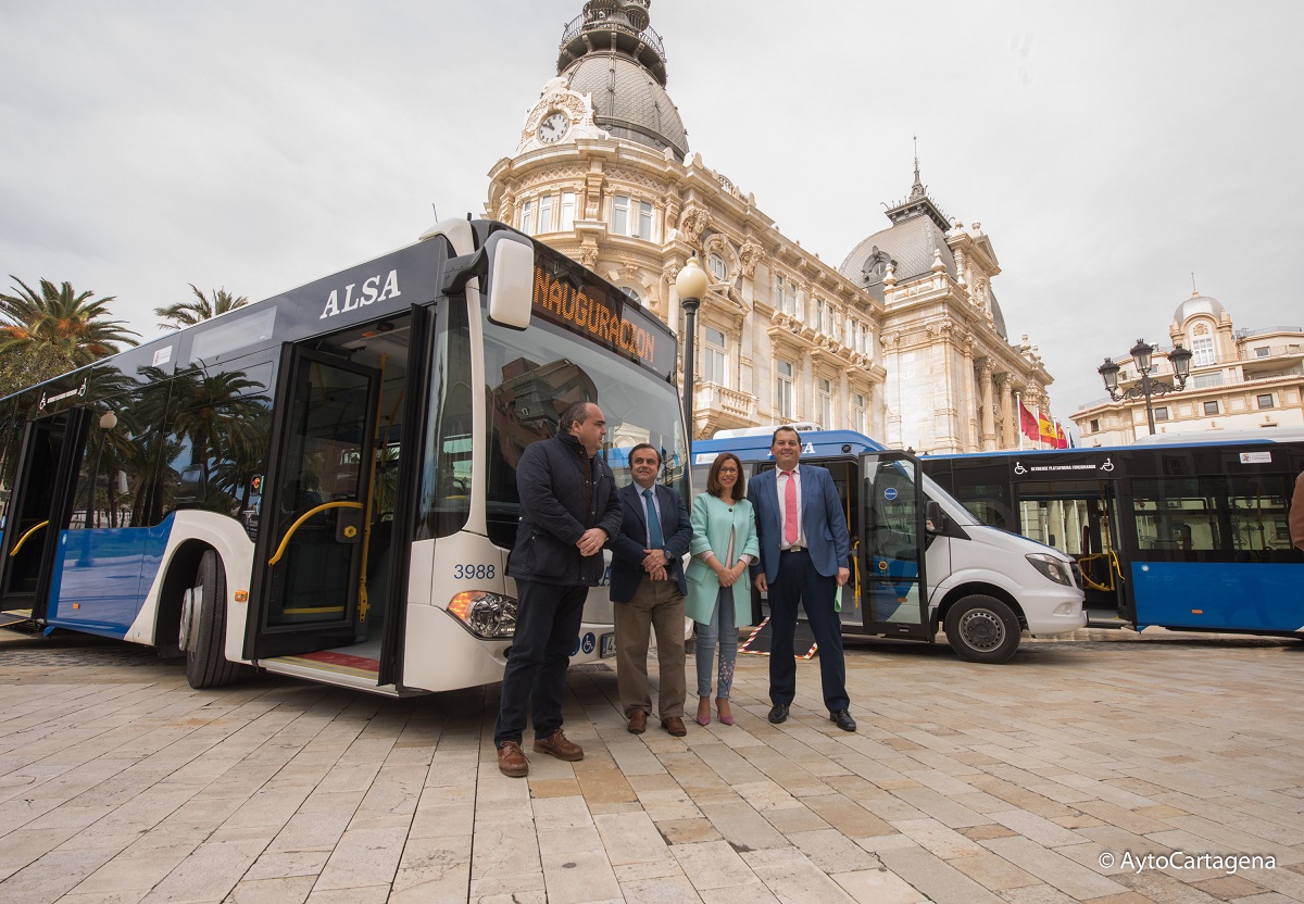 Presentacin de los nuevos autobuses ms accesibles