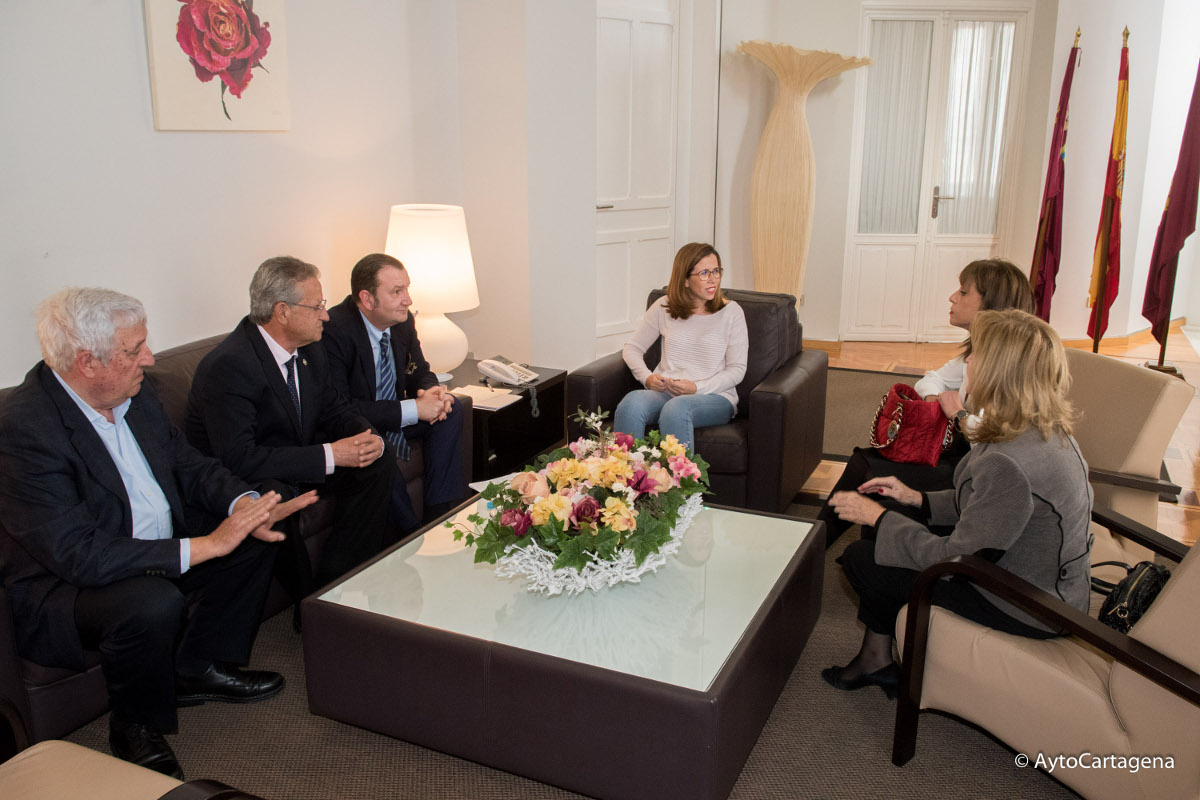 Reunin de la alcaldesa con representantes de Abogados, Procuradores y Graduados Sociales