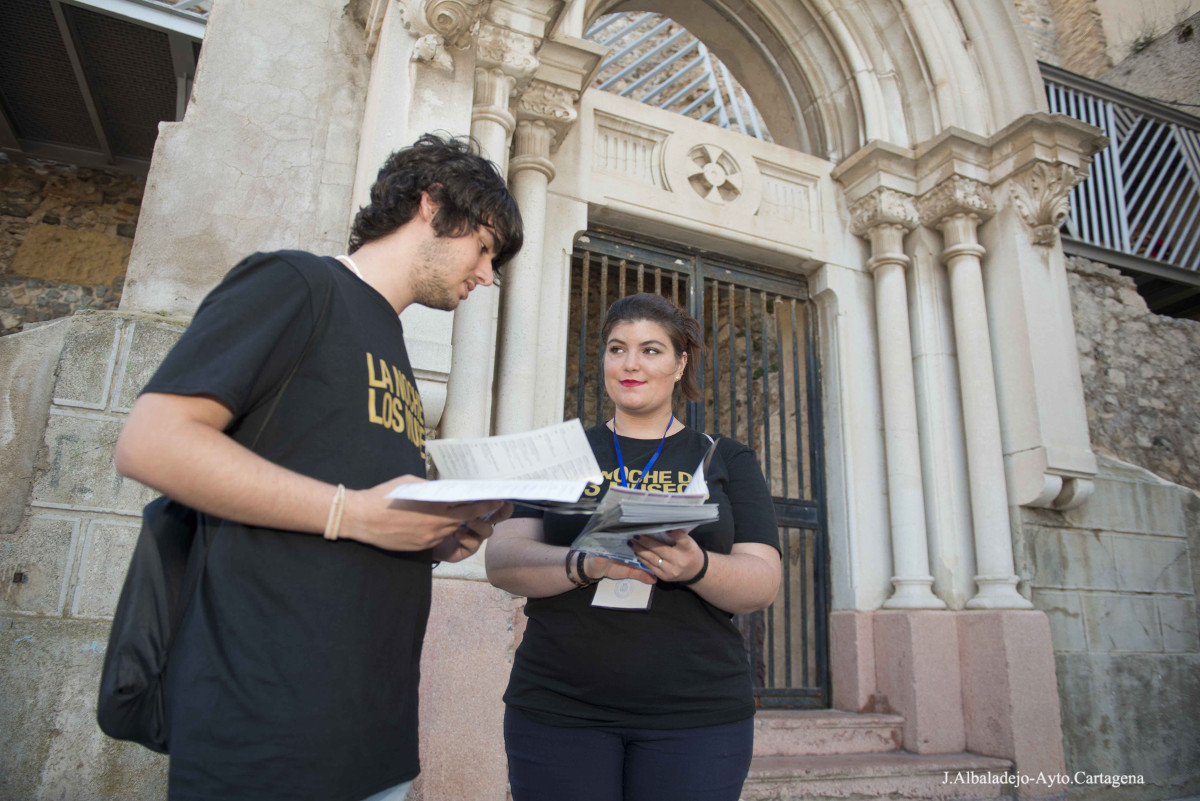 Jvenes voluntarios de La Noche de Los Museos