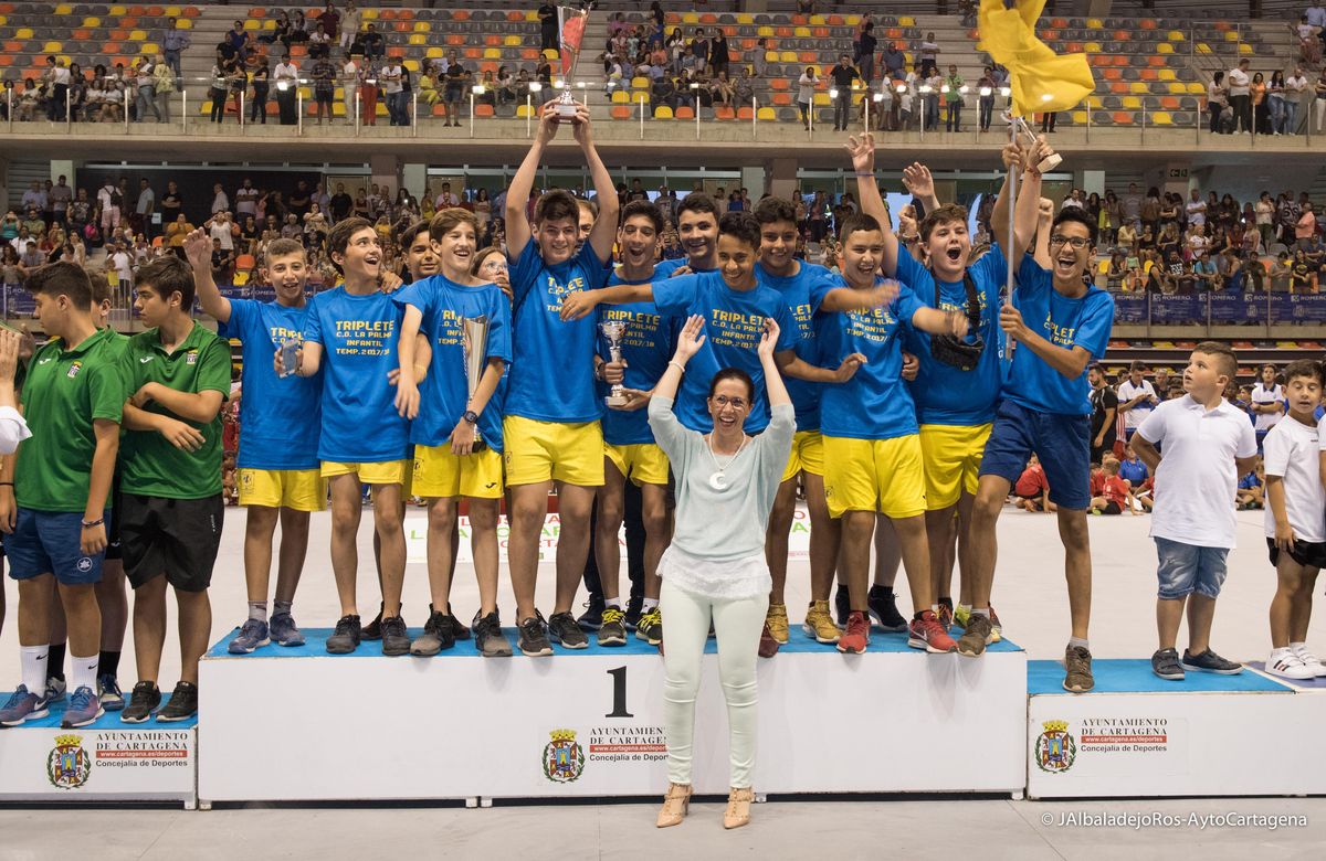 Clausura de la Liga Comarcal de Ftbol Base en el Palacio de Deportes