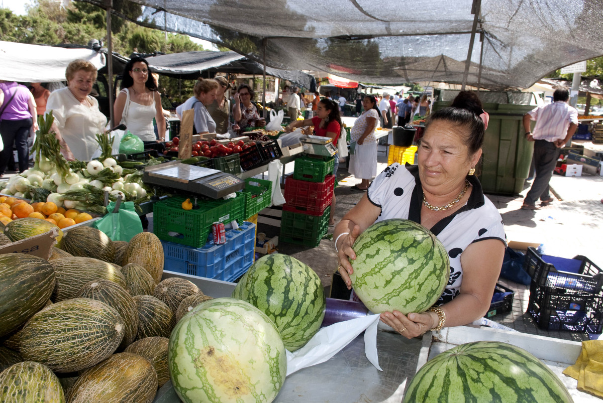 Imagen de archivo de uno de los mercadillos municipales