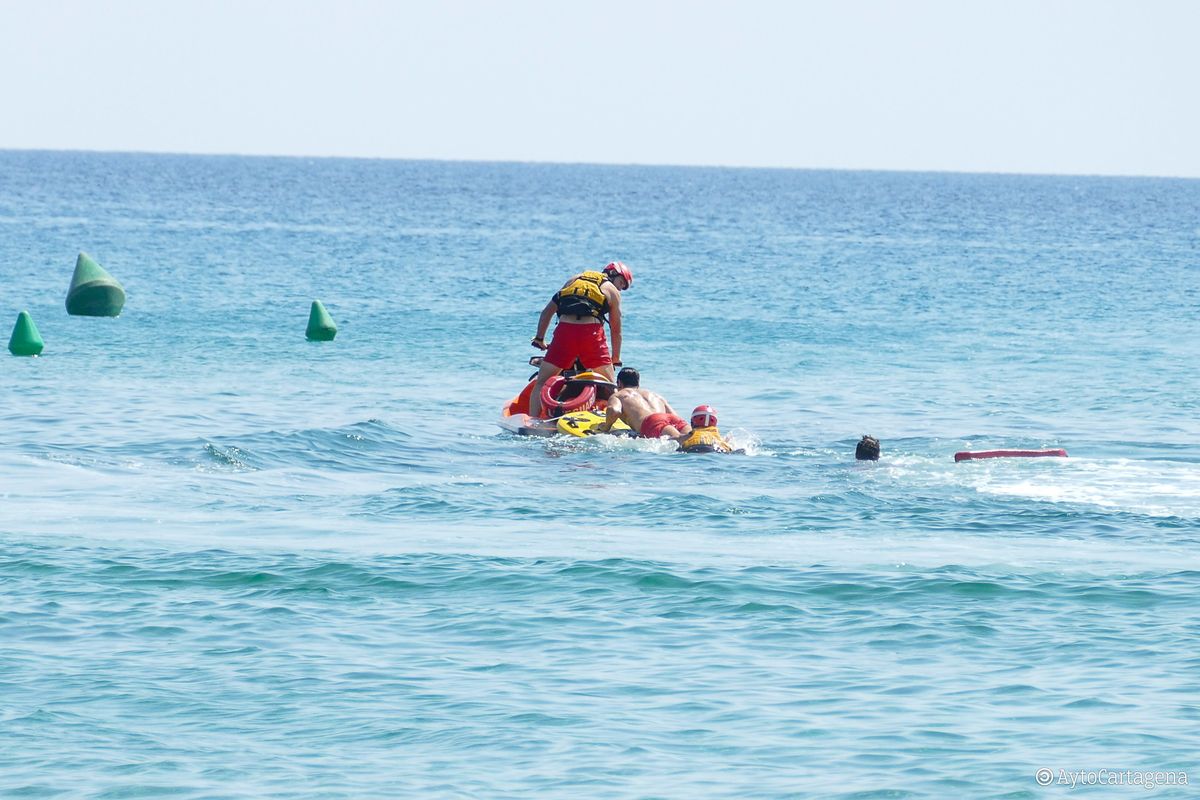 Simulacro de ahogamiento en el Mar Menor