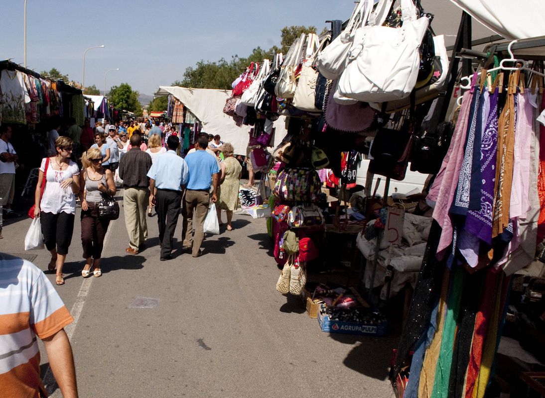 Mercadillo Cnit. Imagen de archivo.