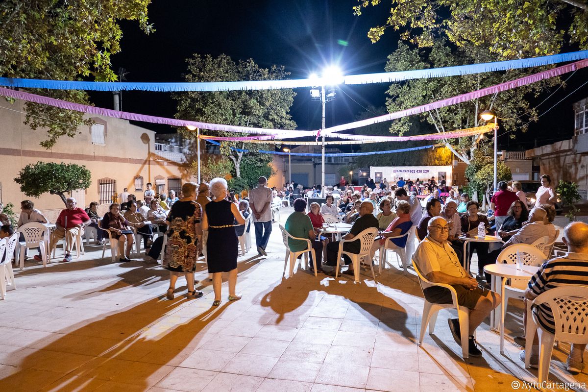 Fiestas de la Barriada Hispanoamerica - Pregn de la alcadesa