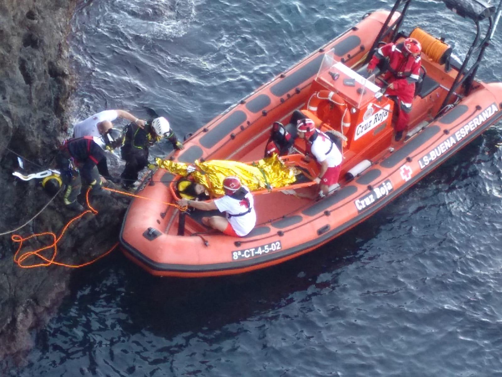 Rescatada a una persona que cayó al mar en Cabo de Palos