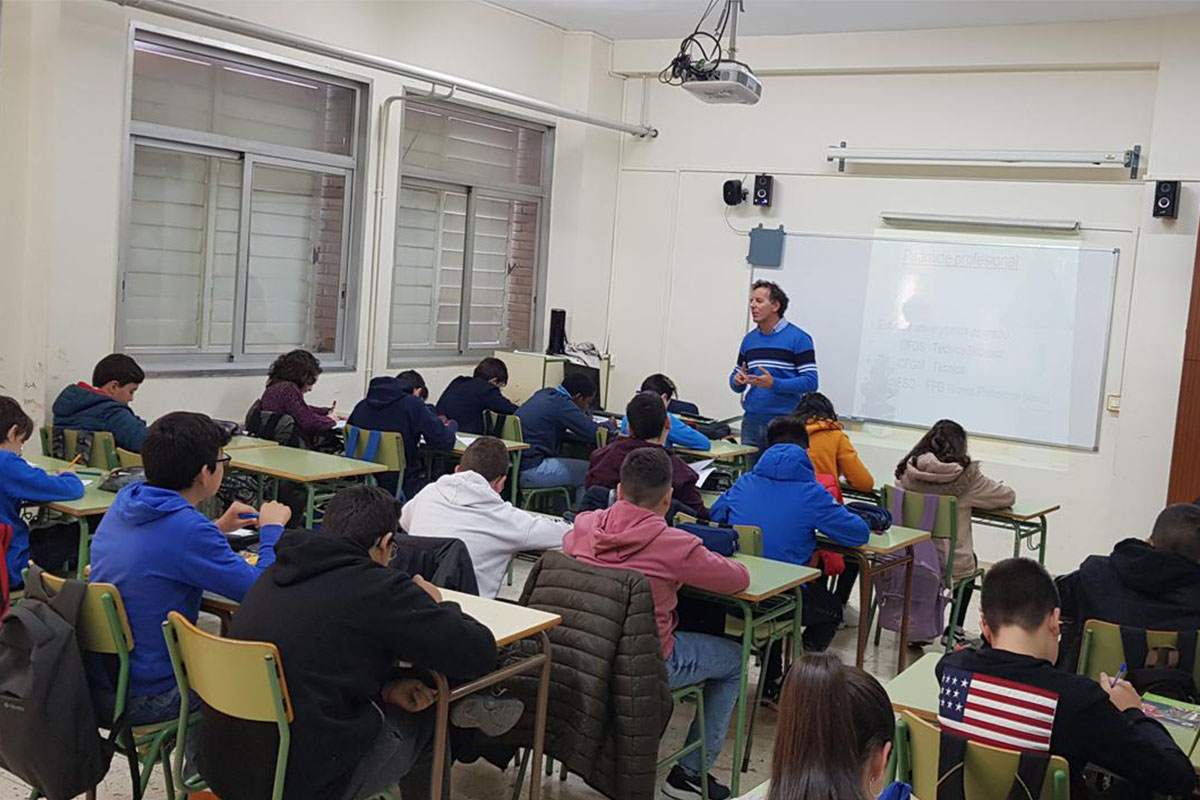 Charla del programa DECIDE-T en centros educativos