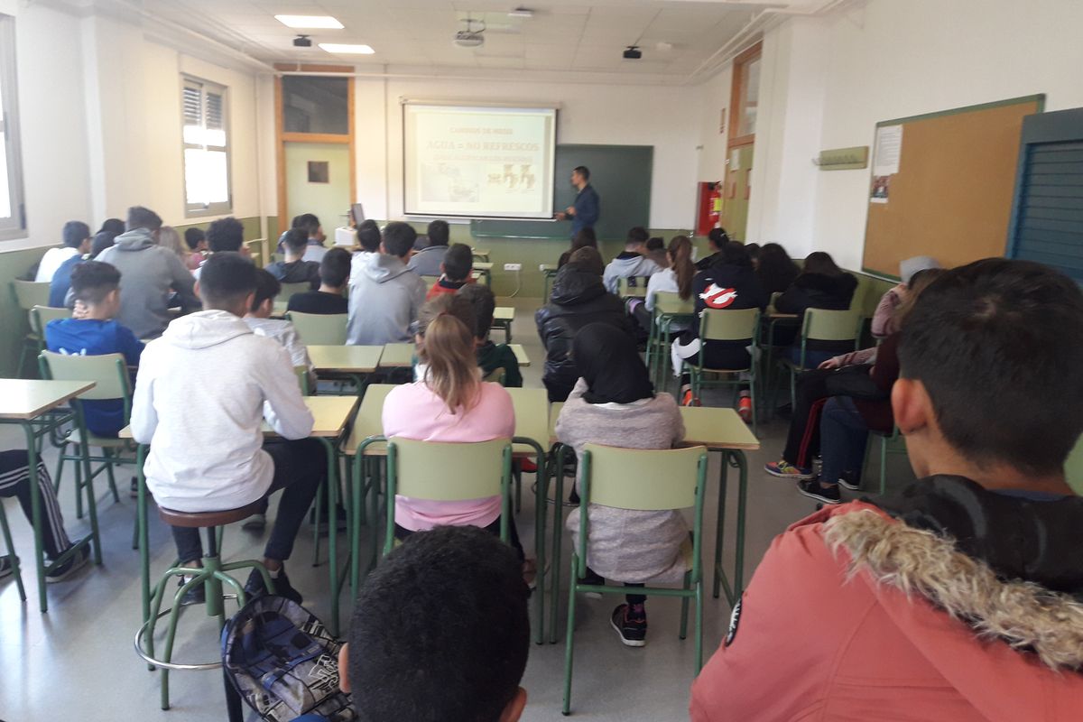 Los alumnos del IES Galileo asisten al encuentro 'Deporte+Nutricin=Salud' 