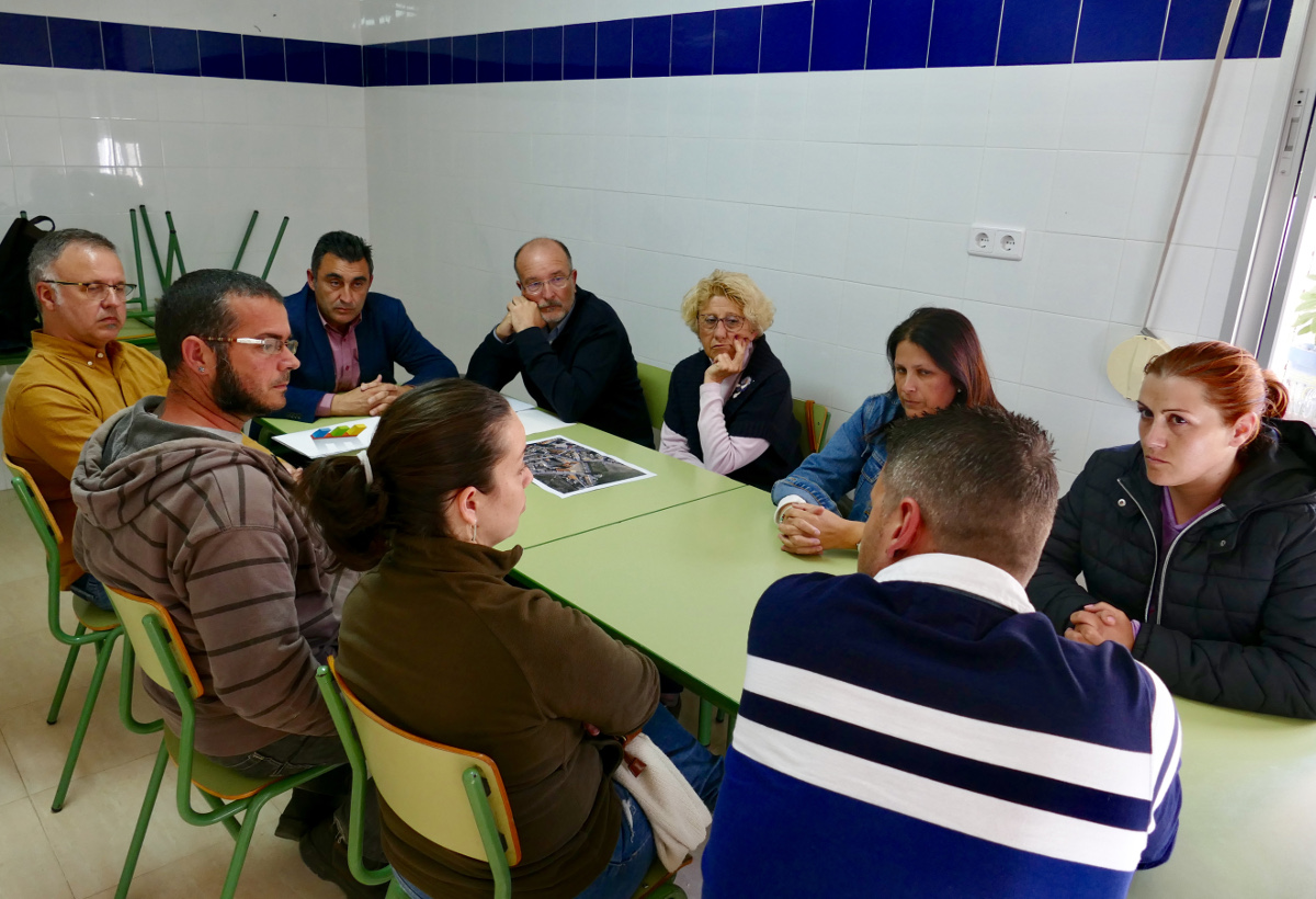 Reunin en el colegio del Estrecho de San Gins sobre estudio de suelo