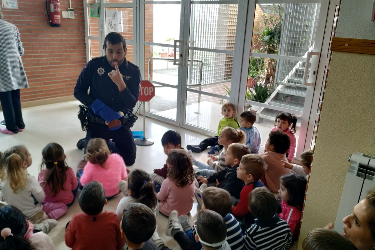 Visita de la Polica Local a las Escuelas Infantiles Municipales