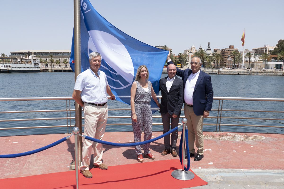 Izado bandera azul Real Club de Regatas de Cartagena
