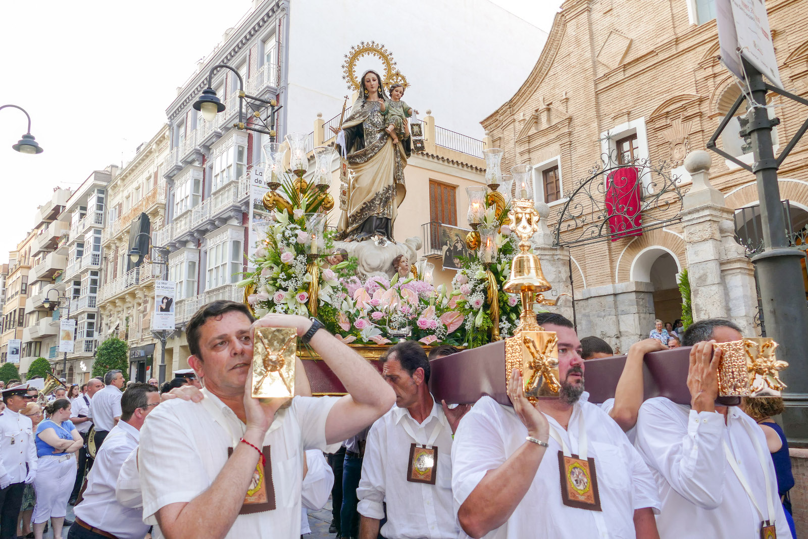 Procesin de la Virgen del Carmen por las calles del centro de la ciudad